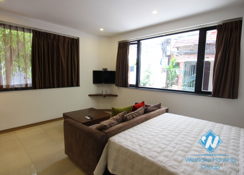 Good studio apartment for rent in Van Cao, Ba Dinh, Ha Noi